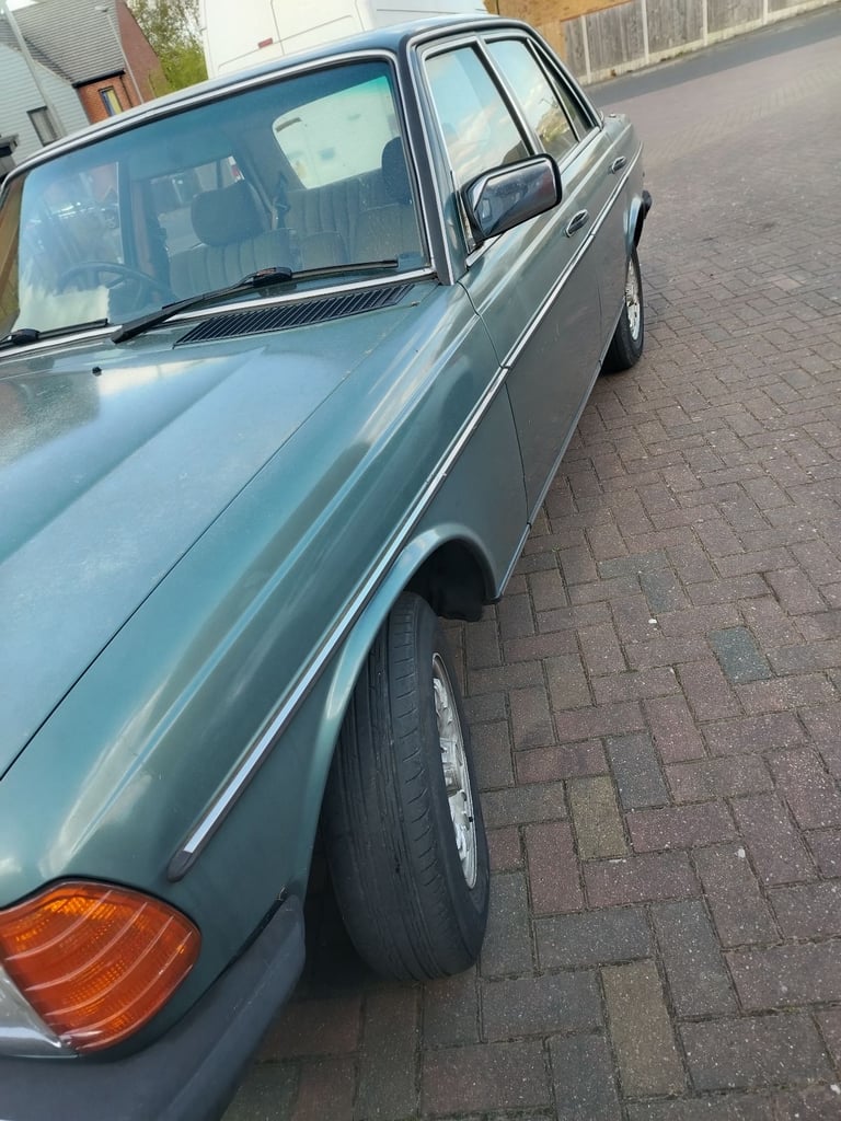 Mercedes-Benz, 200, w123 1985, 1997 (cc)