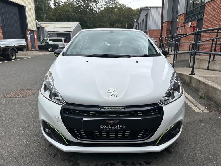 2016 Peugeot 208 1.2 PureTech Active Design Lime Euro 6 5dr HATCHBACK Petrol Manual