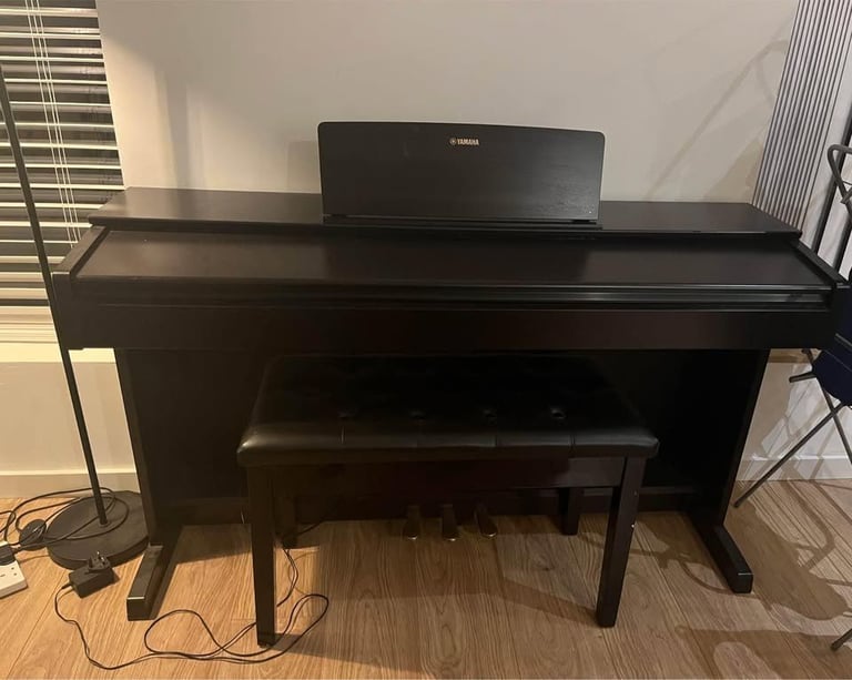 Yamaha Arius YDP-143