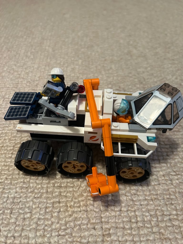 10 x Lego small / medium sets (boys)