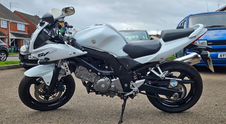 Suzuki, SV, 2011, 645 (cc)