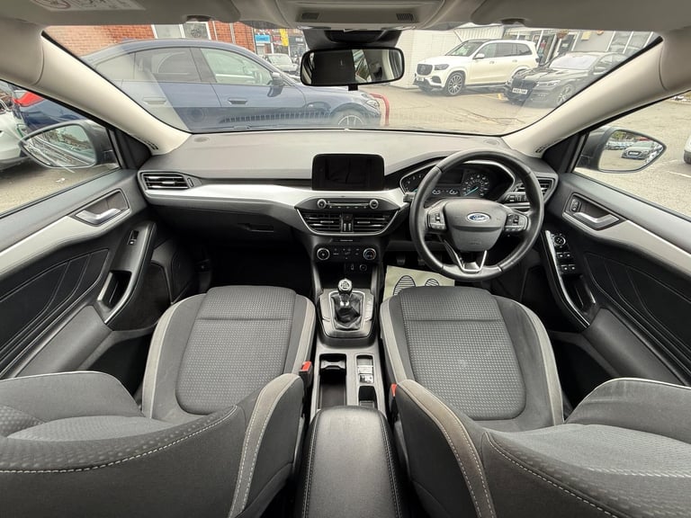 2018 Ford Focus 1.0T EcoBoost Zetec Euro 6 (s/s) 5dr HATCHBACK Petrol Manual