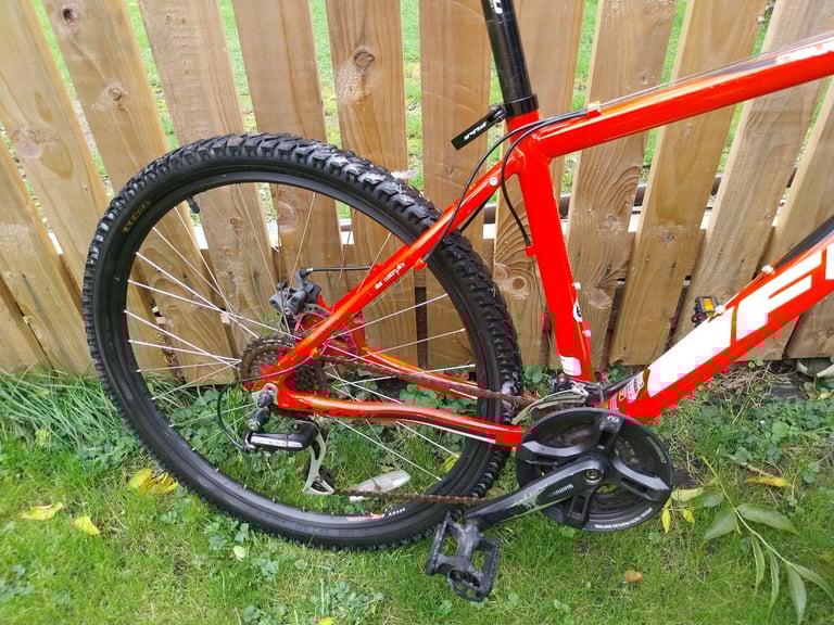 Fuji mens mountain bike 