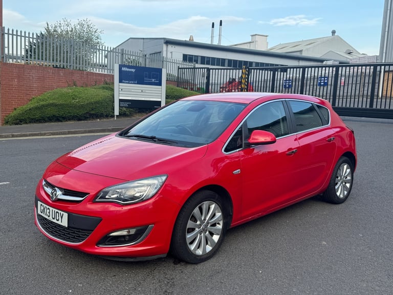 2013 Vauxhall Astra 1.6i 16V SE 5dr HATCHBACK Petrol Manual