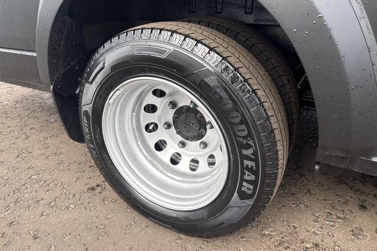 2025 Ford Transit 460 Leader L4 H3 ELWB High Roof 17 Seater Minibus RWD 2.0 EcoBlue 165ps, AI Min...