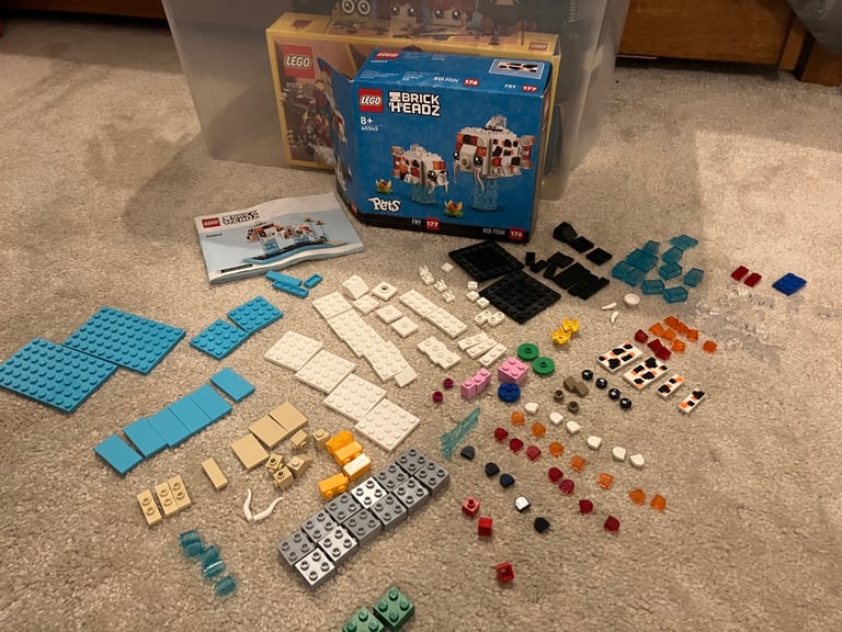 Lego- brick headz- koi fish 