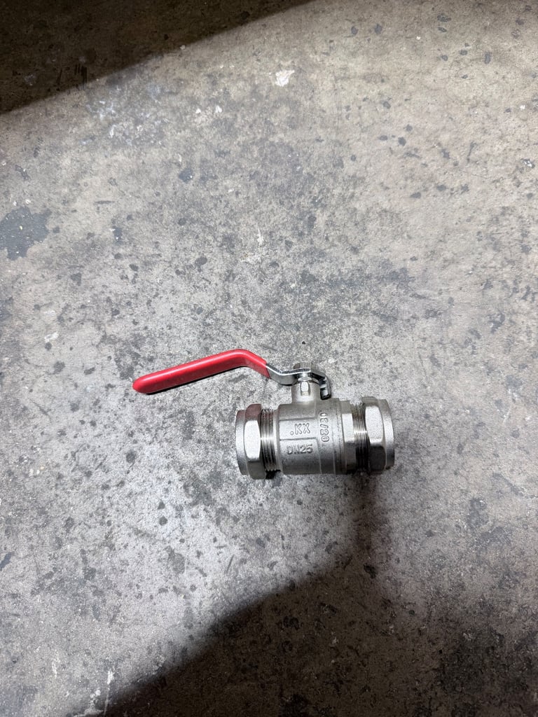 image for Brand new 28mm Lever Full Bore Ball Valve 28mm Red Blue