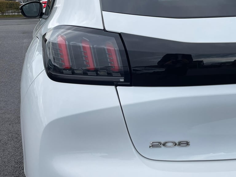 2023 Peugeot 208 1.2 PureTech Allure Premium + Euro 6 (s/s) 5dr HATCHBACK Petrol Manual