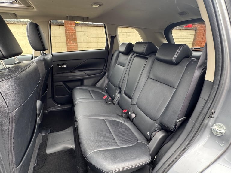  Mitsubishi Outlander 2.0h 12kWh GX4hs CVT 4WD Euro 5 (s/s) 5dr Petrol/Electric Hybrid Automatic