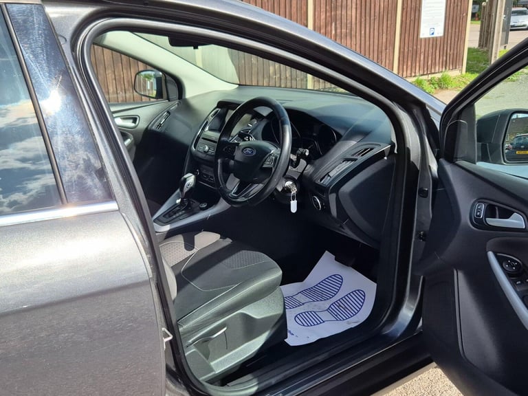 2015 Ford Focus 1.6 Zetec Powershift Euro 6 5dr HATCHBACK Petrol Automatic