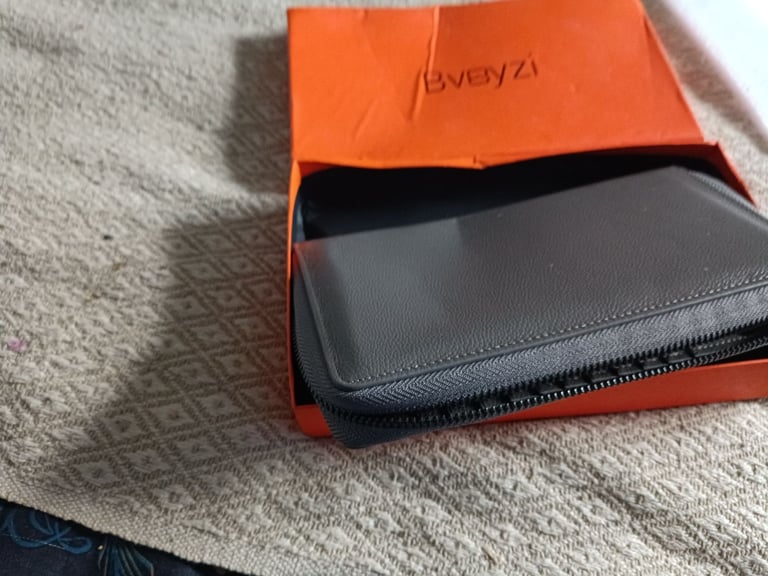 image for Bveyzi blocking wallet... REDUCED TO £15