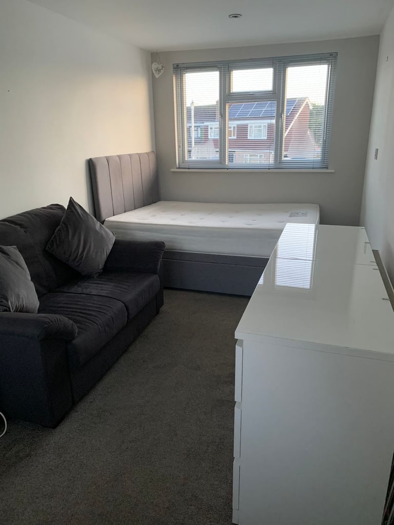 image for Double room to let