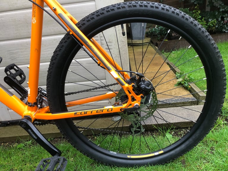 Carrera vengeance adult mountain bike 22” frame suitable 5ft 9 to 6ft 6 like new condition nr5 9