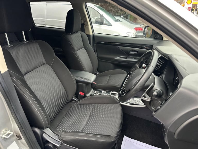 2020 Mitsubishi Outlander 2.0 MIVEC Design CVT 4WD Euro 6 (s/s) 5dr ESTATE Petrol Automatic