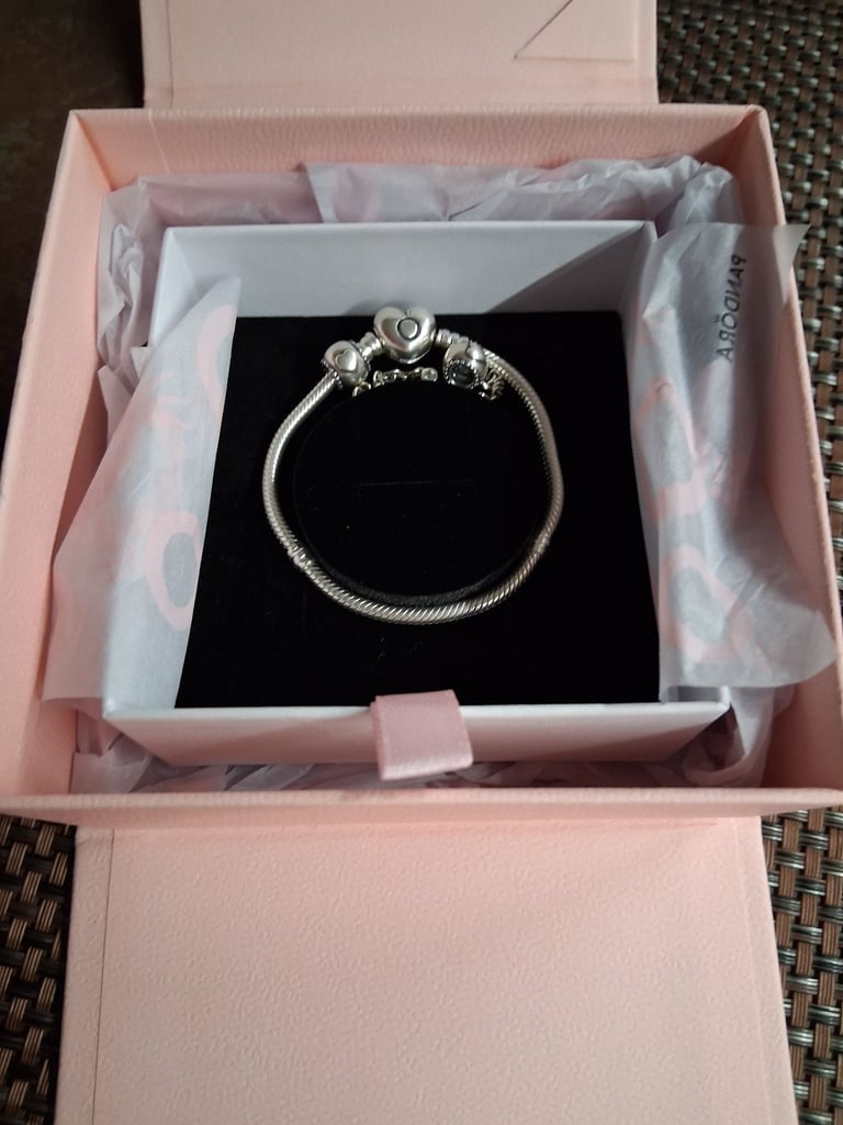 Brand new genuine silver pandora bracelet with safety chain 
