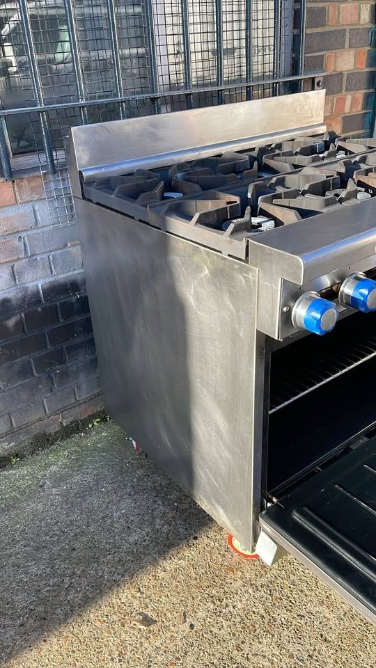 Commercial Natural Gas Imperial Six Burner Range Oven With Heavy Duty Castors