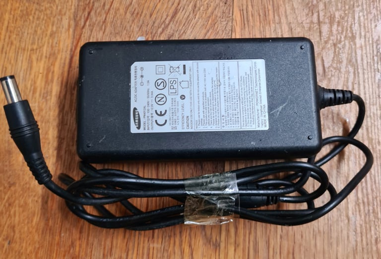 Samsung AC/DC Adapter PN4012AL
