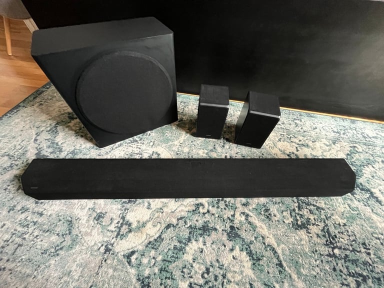 Samsung Soundbar, subwoofer and Rear Speakers