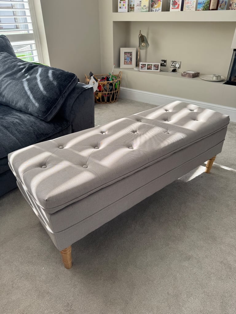 Ottoman Storage bench beige 