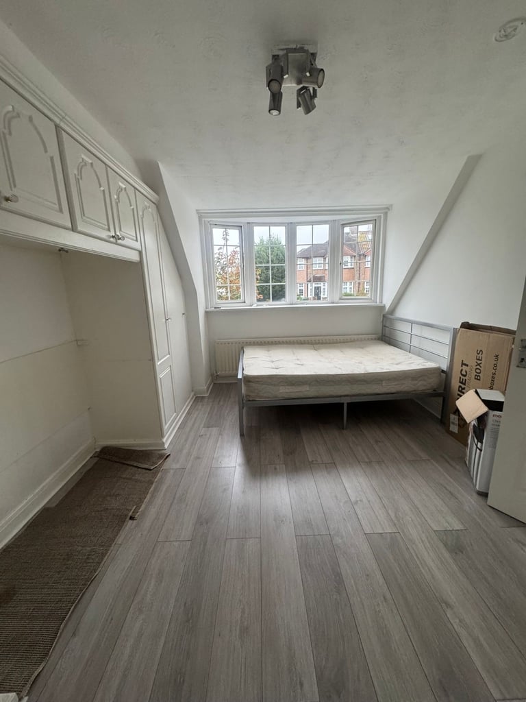 Double Rooms & single rooms available for rent 