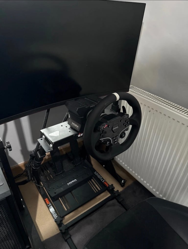 image for Moza R5 Racing Setup 