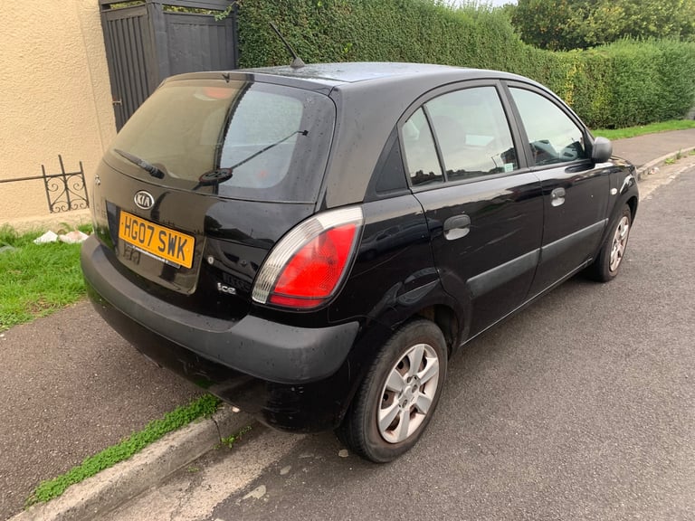 Kia Rio 1.4 petrol manual mot may 2026 2 keys