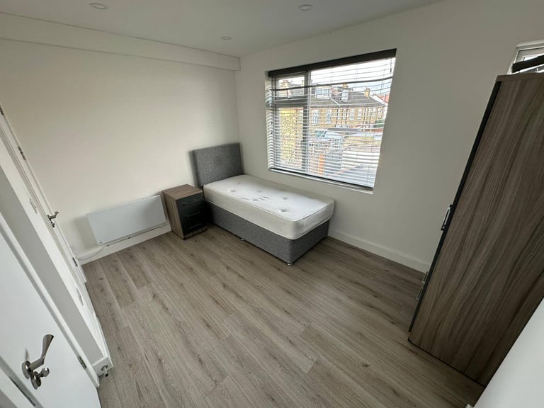 BENEFITS ACCEPTED - Studio Flat Available in Tooting Mitcham Merton CR4