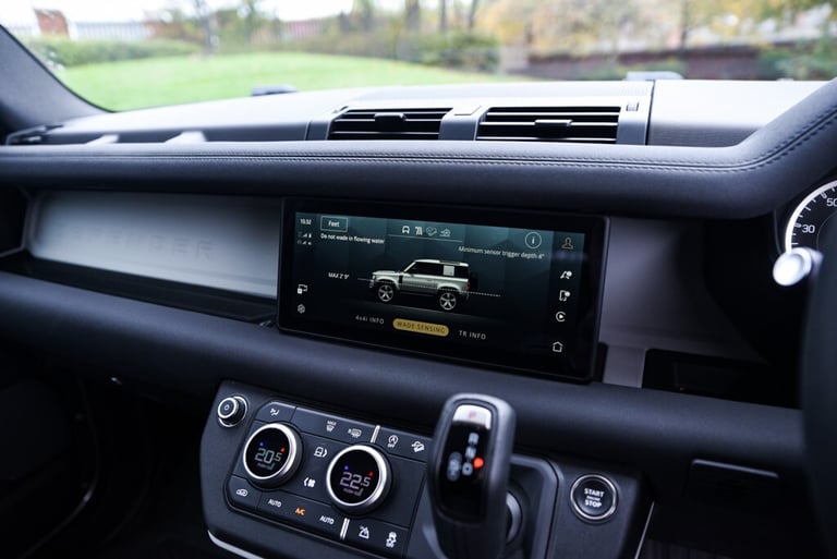 2023 Land Rover Defender 90 3.0 D250 MHEV Hard Top Commercial SUV 3dr Diesel Auto 4WD SWB Euro 6 ...