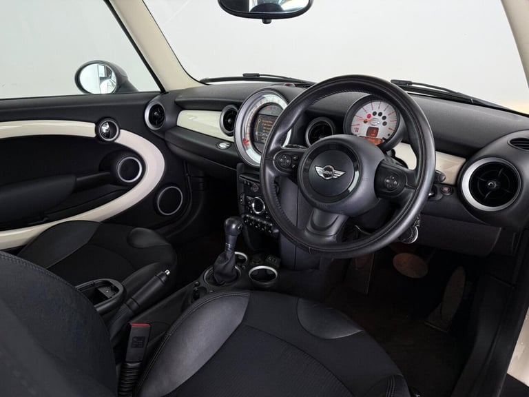2013 MINI Hatch 1.6 Cooper Auto Euro 5 3dr Hatchback Petrol Automatic