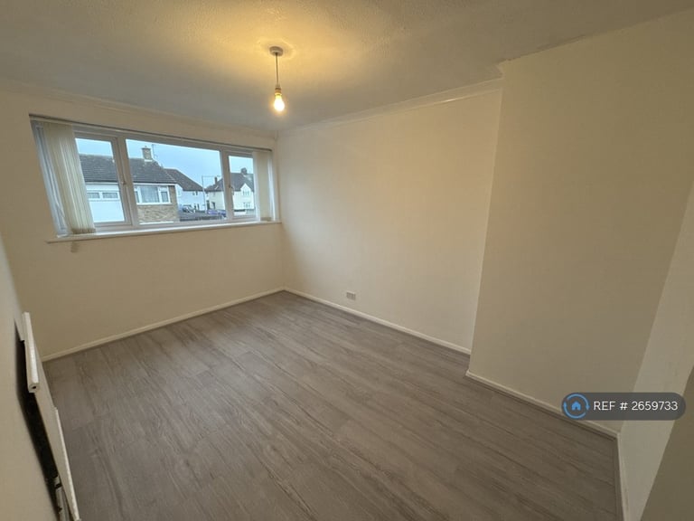 3 bedroom house in Spindles, Tilbury, RM18 (3 bed) (#2659733)