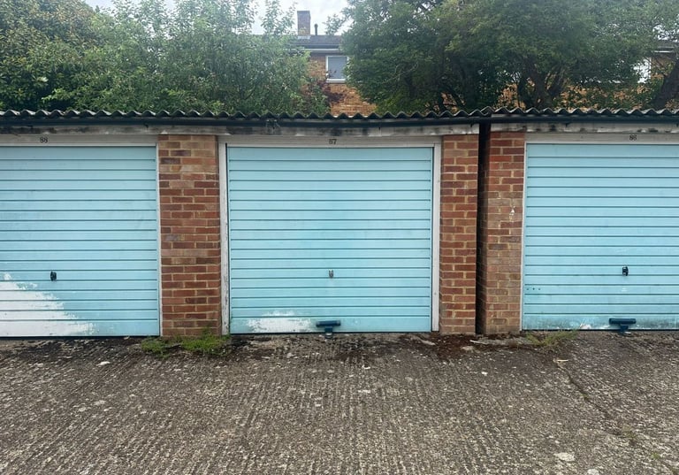 Garage, Mariner Gardens, Richmond / Ham, TW10