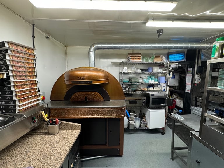 Restaurant/Luxury Bar Business For Sale - Prime Location - Modern Interior - Free Parking