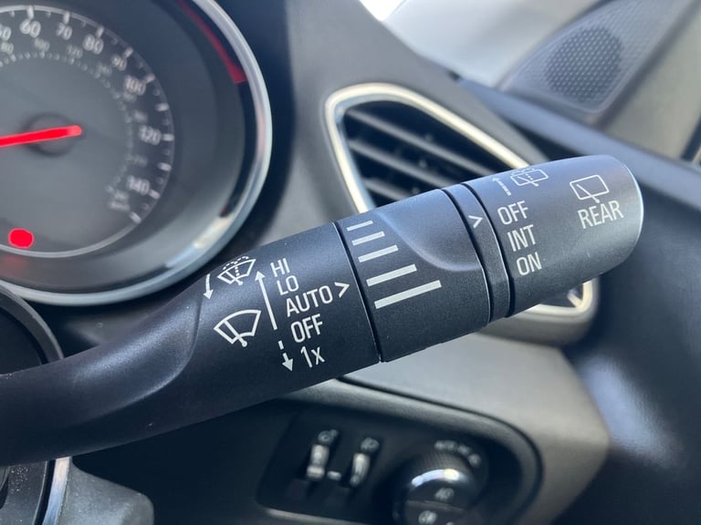 2020 Vauxhall Grandland X 1.2 Turbo Sport Nav 5dr Hatchback PETROL Manual