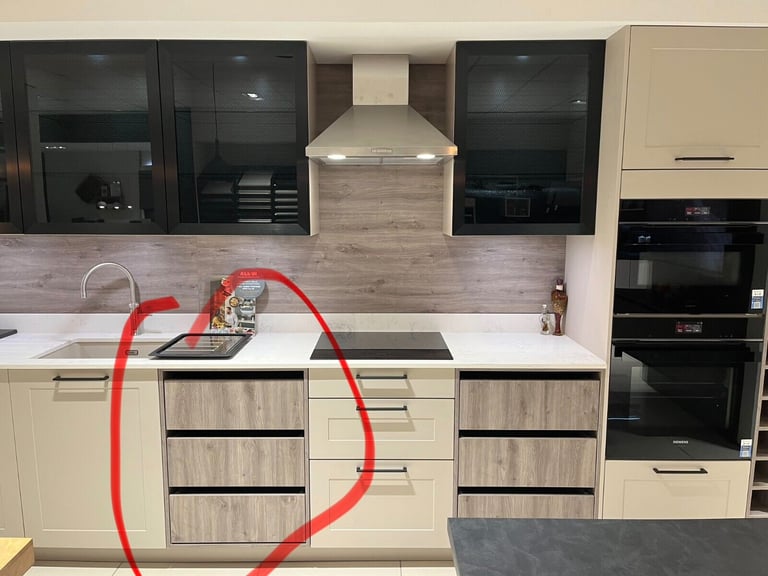 image for 1x 600 Silver Oak kitchen drawer base unit HACKER ROMA CASHMERE GERMAN EX DISPLAY