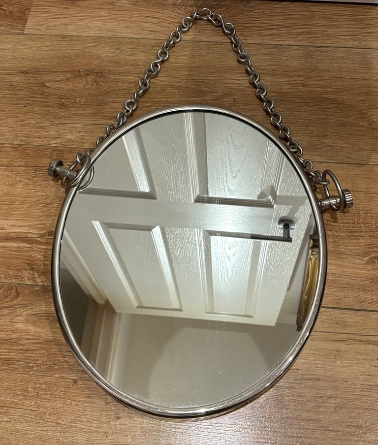 Beautiful wall hanging mirror 