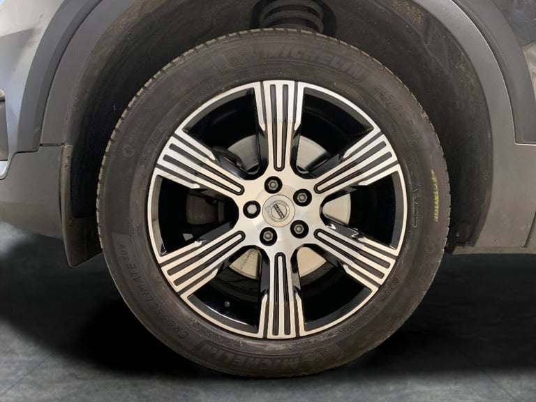 2020 Volvo XC40 2.0 T5 Inscription SUV 5dr Petrol Auto AWD Euro 6 (s/s) (247 ps) - INTELLIS Suv P...