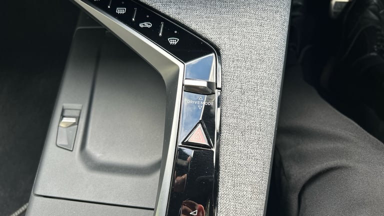 2025 Peugeot 5008 1.2 Hybrid 136 GT 5dr e-DSC6 Petrol Estate Estate Petrol Automatic