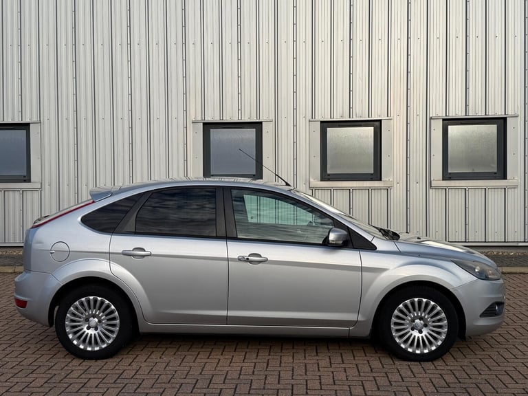 2010 Ford Focus 1.6 Titanium 5dr Auto HATCHBACK PETROL Automatic