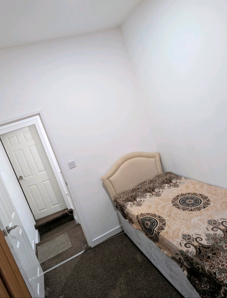 Single room @M12 5RF 