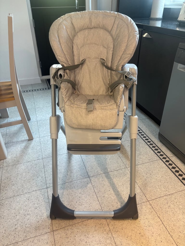 Joie Mimzy 2 in 1 baby/toddler high chair 