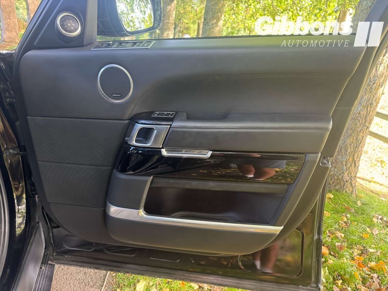2015 Land Rover Range Rover 5.0 Range Rover Autobiography V8 Auto 4WD 5dr SUV Petrol Automatic