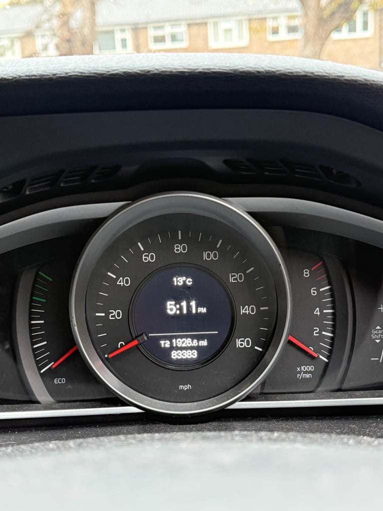 Volvo, V40, Hatchback, 2015, Manual, 1969 (cc), 5 doors