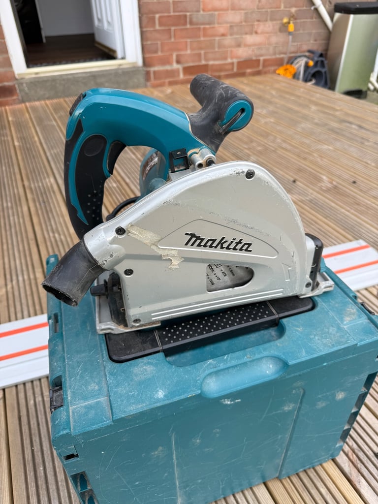Makita plunge saw and rail
