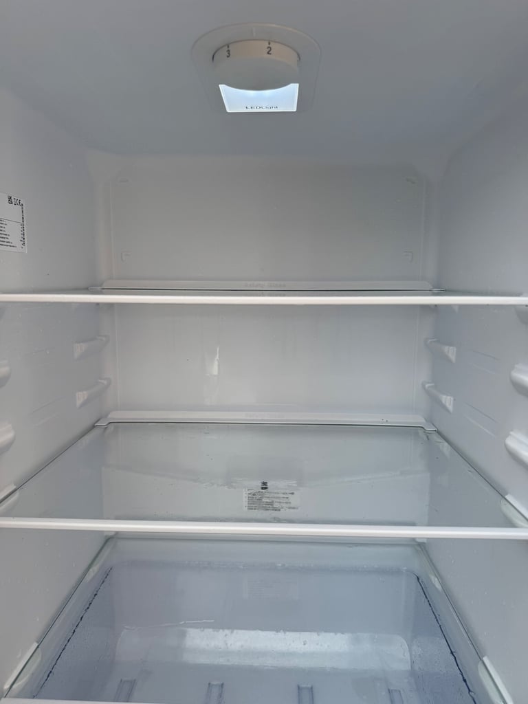 Beko LED Frost-Free Fridge Freezer For Sale/ FREE DELIVERY