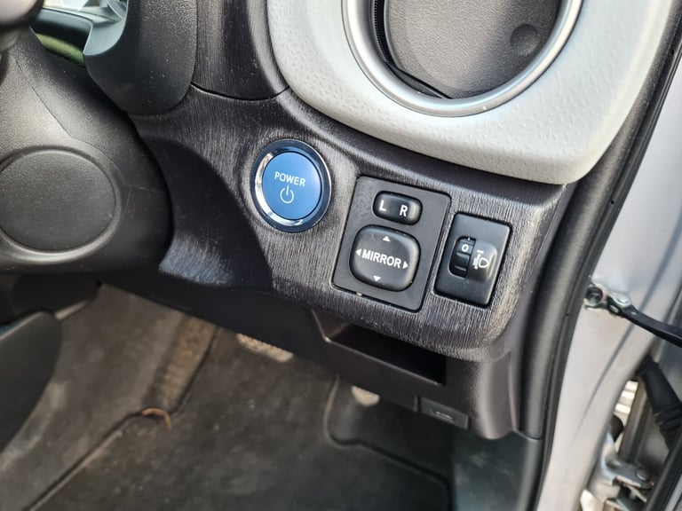 2012 Toyota Yaris 1.5 VVT-i Hybrid T Spirit 5dr CVT HATCHBACK Petrol/Electric Hybrid Automatic