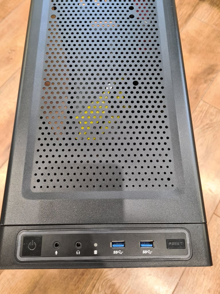 Gaming PC: Geforce GTX 1070, i7 7700k, 16Gb RAM
