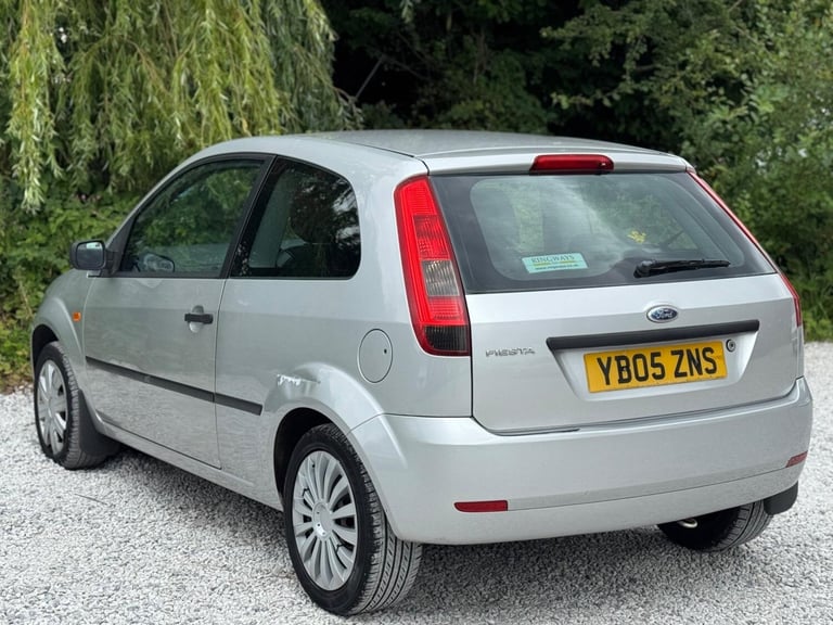 2005 Ford Fiesta 1.25 Style 3dr HATCHBACK PETROL Manual - Image 4
