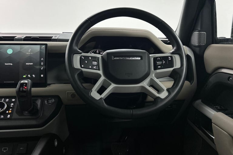  Land Rover Defender 130 3.0 D300 MHEV X-Dynamic SE SUV 5dr Diesel Auto 4WD Euro 6 (s/s) (300 ps)...