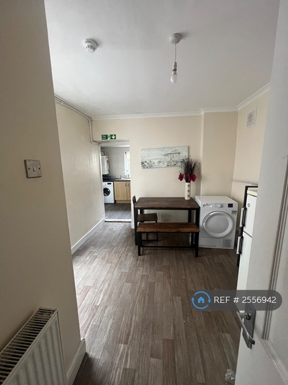 1 bedroom in Brynmill Avenue, Swansea, SA2 (#2556942)