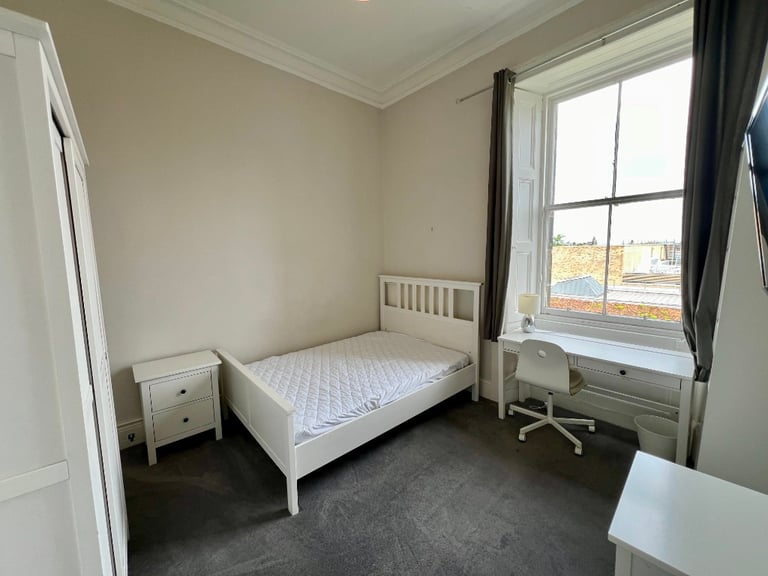 5 bedroom flat in Thirlestane Road, Marchmont, Edinburgh, EH9 1AS